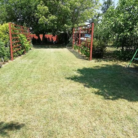 Sunfish Apartman Балатонсарсо Екстериор снимка